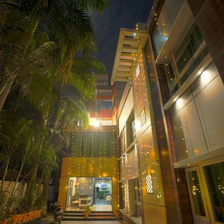 Q Saina S K Regency Rishikesh Hotel Exterior photo